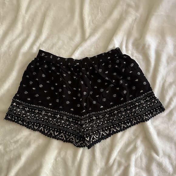 Hollister shorts - Picture 2 of 4